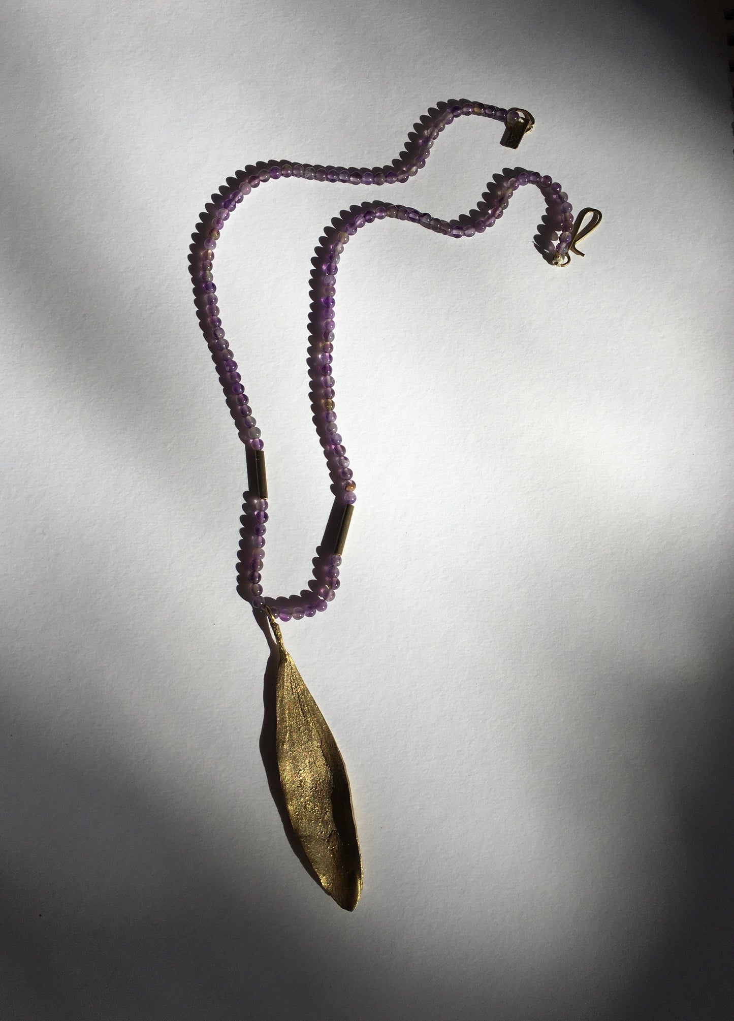 ACASIUM AND STONES NECKLACE