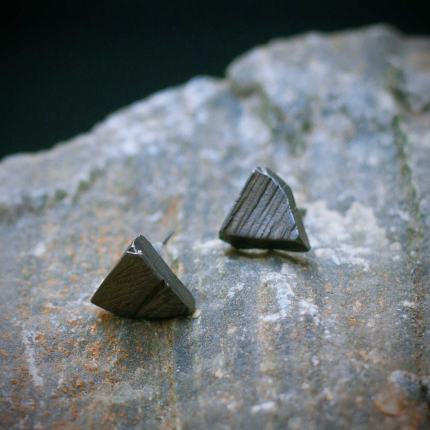 ALCHEMY POST PIRAMID EARRINGS