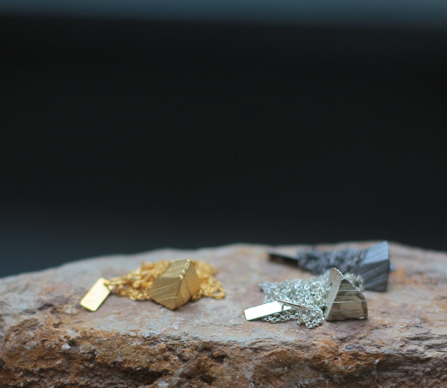 ALCHEMY MINIMAL UNISEX NECKLACE