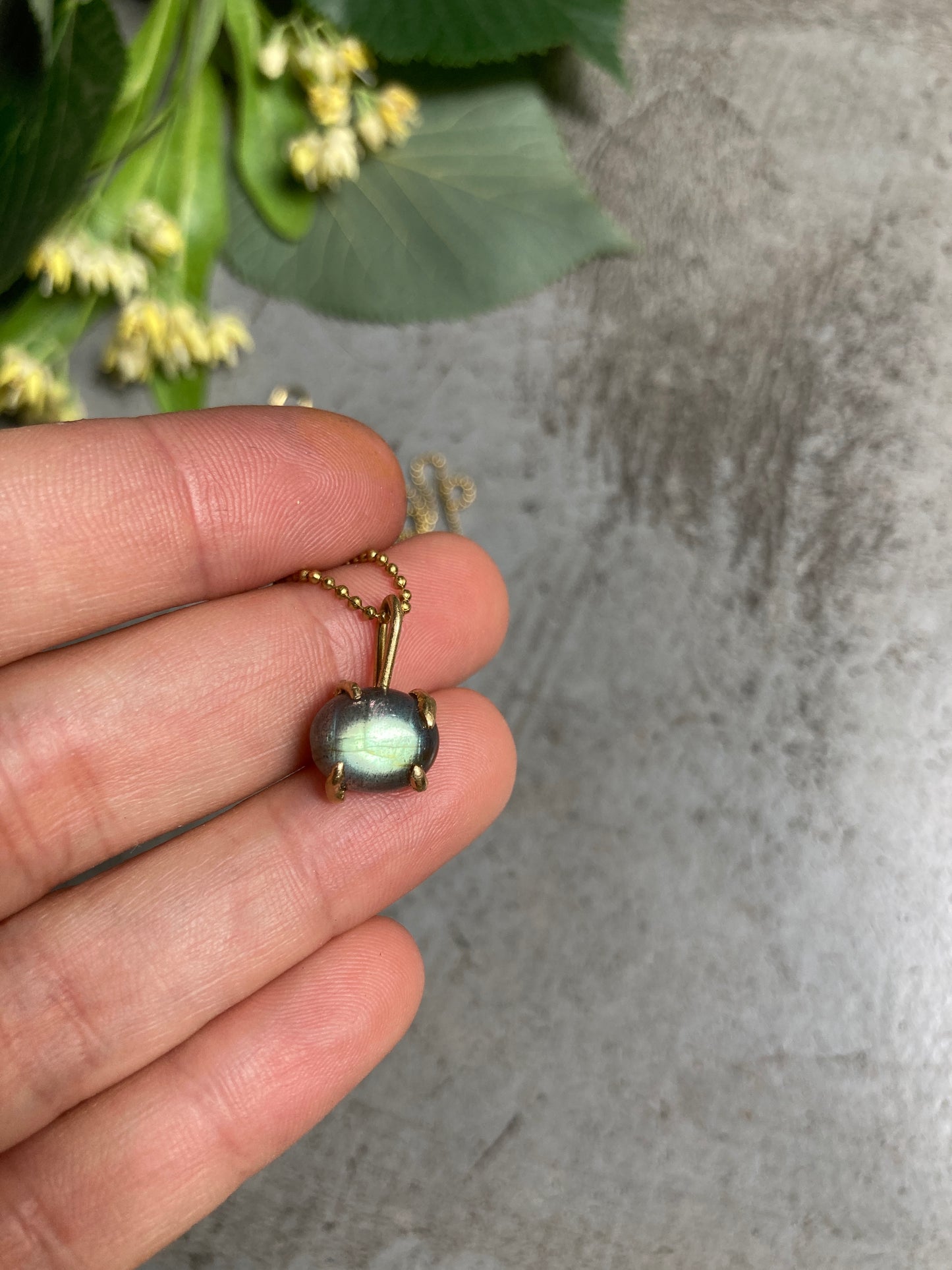 LABRADORITE MINIMAL NECKLACE