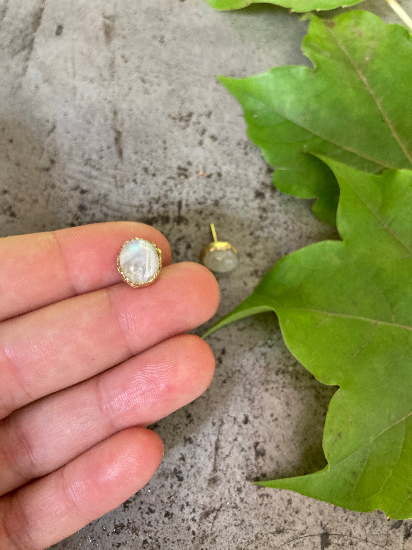 SMALL MOONSTONE EARRINGS