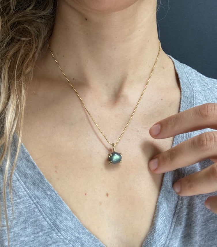 LABRADORITE MINIMAL NECKLACE