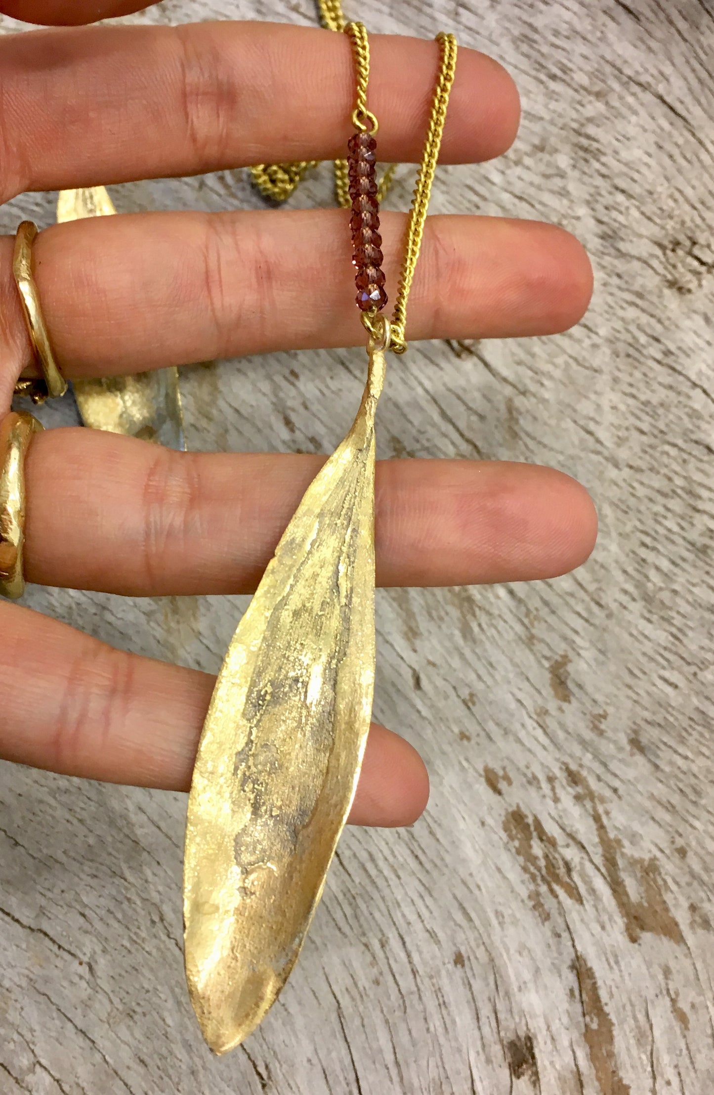 ACACIO LEAF LONG NECKLACE