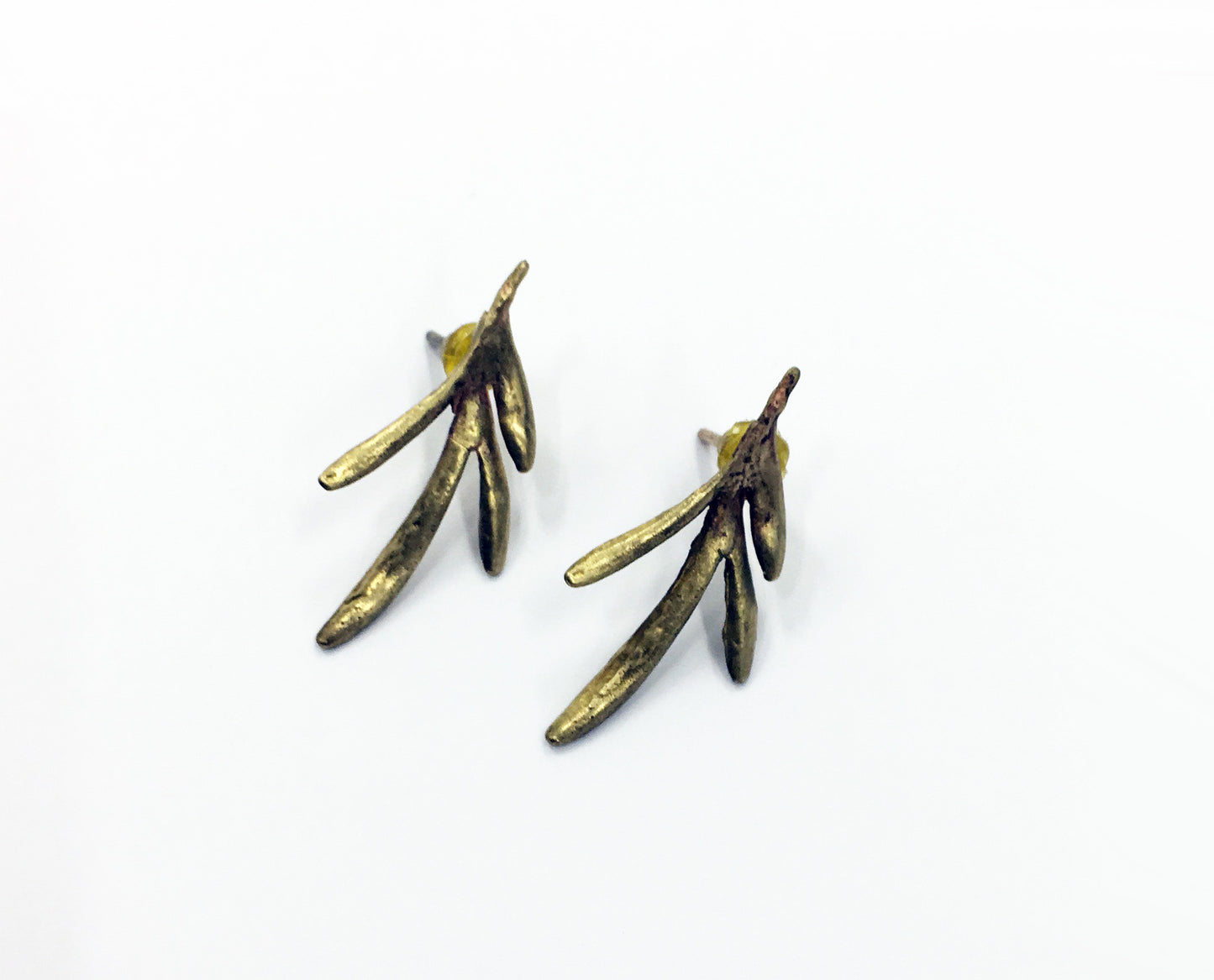 EVA LITTLE LEAF POST EARRINGS