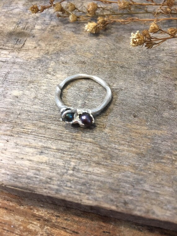 BLACK PEARL AND SILVER RING